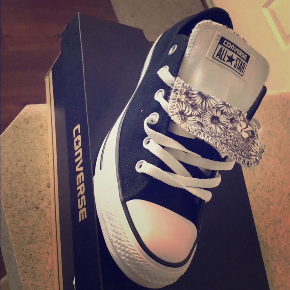 Black converse